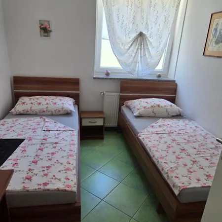 Violeta Apartman *